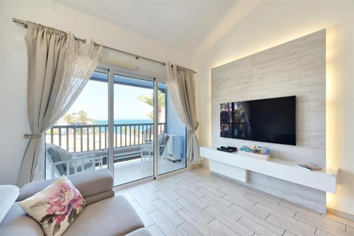 Lidia & Paco Home Two Bedrooms Beachfront Playa Del Aguila  Εξωτερικό φωτογραφία