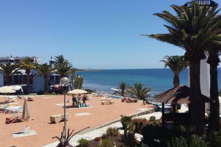 Lidia & Paco Home Two Bedrooms Beachfront Playa Del Aguila  Εξωτερικό φωτογραφία